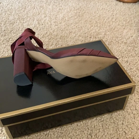 Ava & Aiden Sher satin heels - Picture 3 of 4
